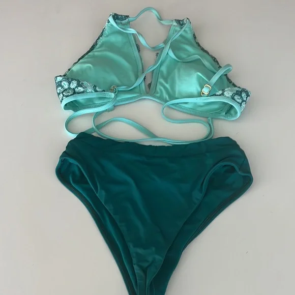 Swim Bikini - Picture 2 of 3